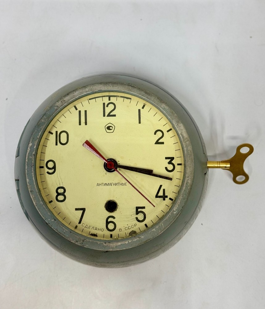 Russian Home Interior Design CCCP Key Winding Original Mechanical Wall Clock
