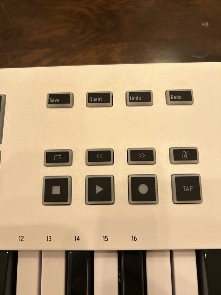 Arturia KeyLab Essentials 49 mk3 Midi Controller/Keyboard 49-Key