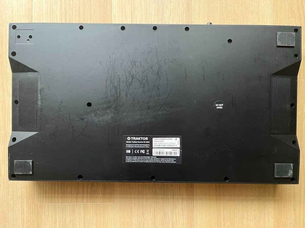 NATIVE INSTRUMENTS S2 MK3 2 Deck DJ Controller TRAKTOR KONTROL Music Audio Pro