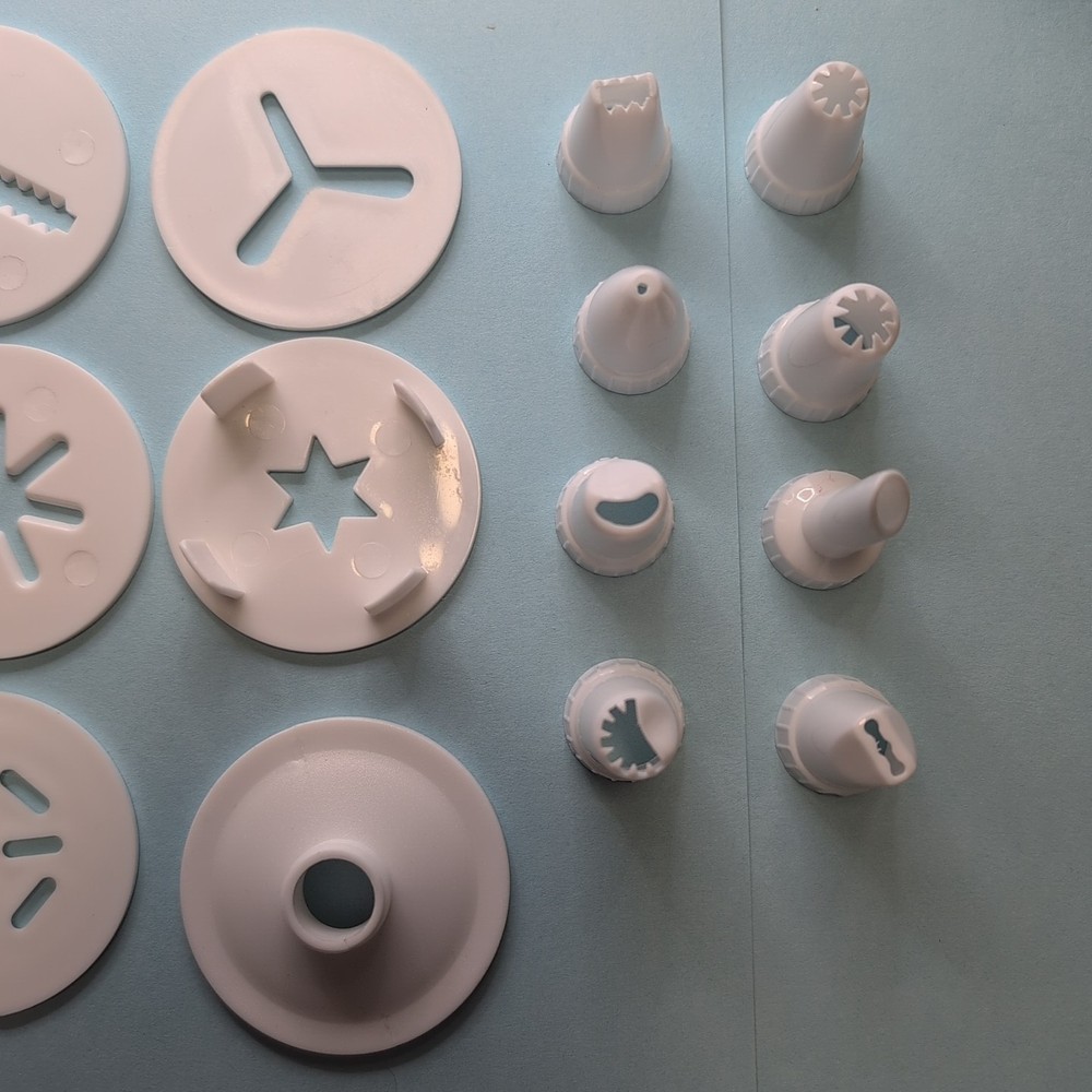 Cuisinart Manual Cookie Press Complete Accessories Bundle - 12 Discs, 8 Tips