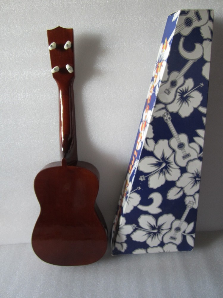 BEAUTIFUL HAWAIIAN UKULELE