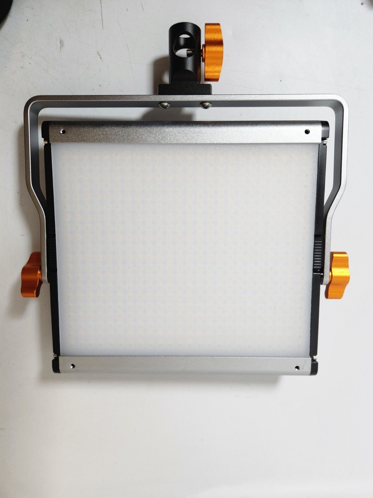 NEEWER NL480 LED Light