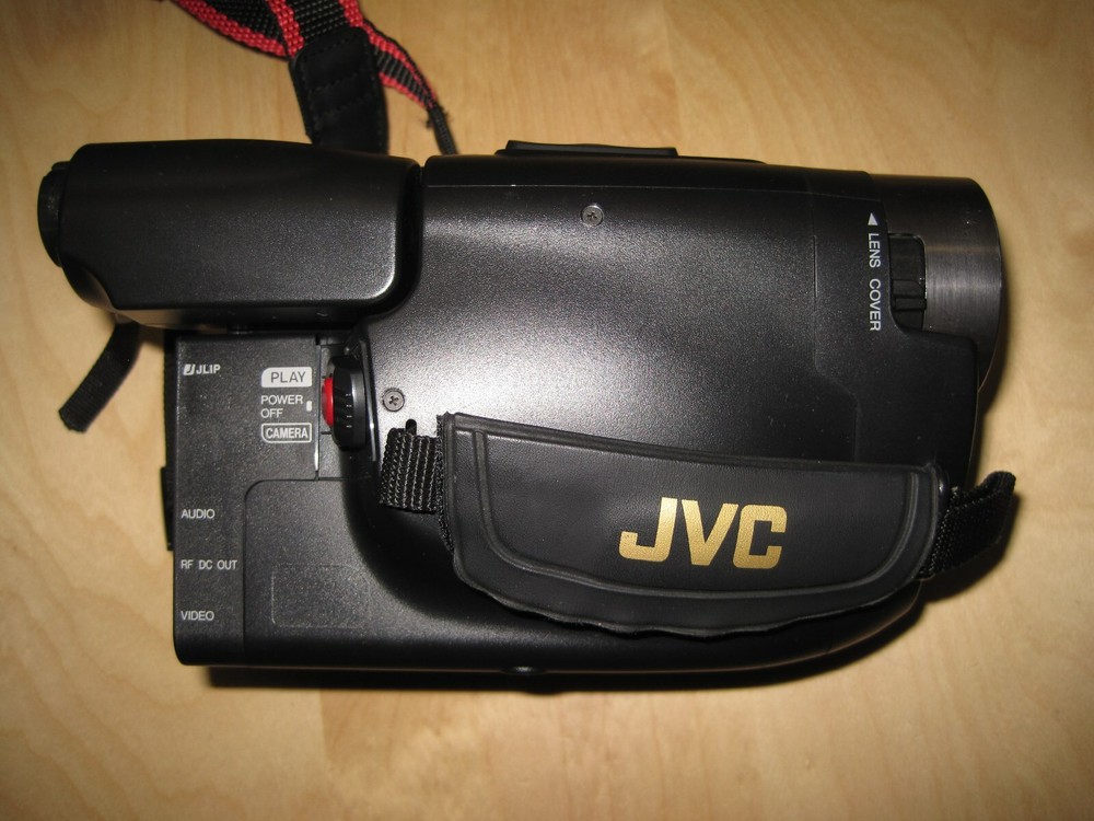 JVC GR-AX230U VHS C Camcorder
