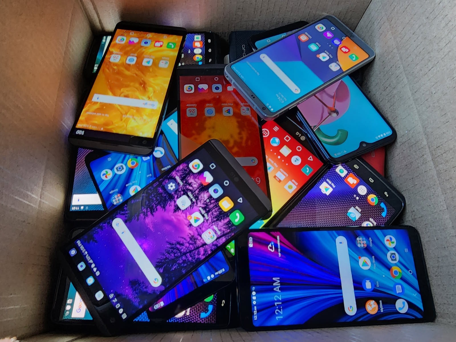 UNLOCKED Smartphone - Android