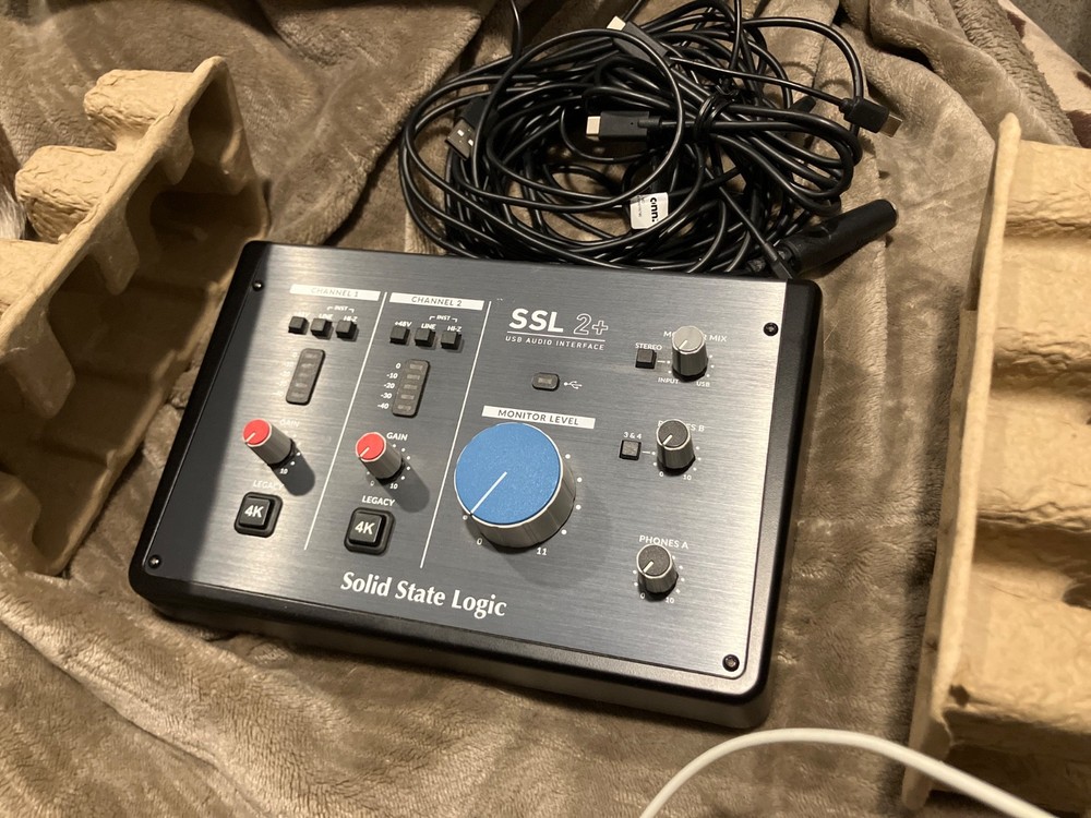 SSL 2+ audio interface Solid State Logic USB Audio Interface/Cables/ 2 IN 4 out