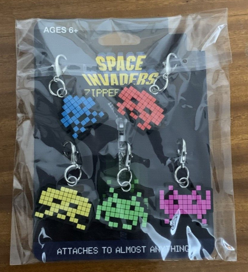 Space Invaders Aliens Zipper Pulls Unique Video Game Accessories | 5-Piece Set