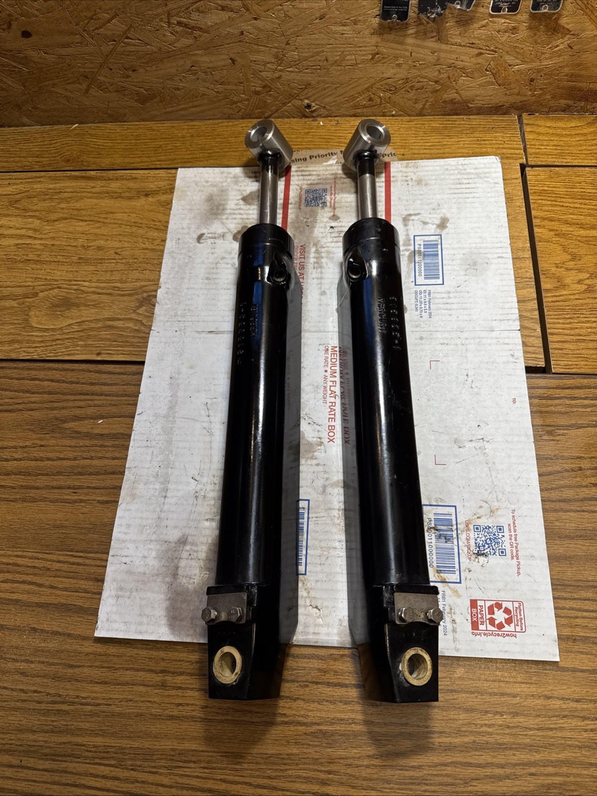 Mercruiser trim cylinders 815935-1/815954-1