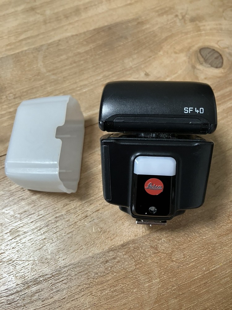 Leica SF 40 Flash Unit (14624) – Excellent Condition with Factory Diffuser