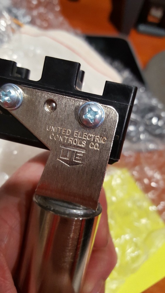 Andrew Solutions CommScope low pressure sensor Switch #31618-1 NEW