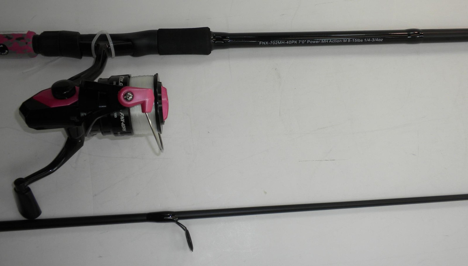 Okuma FNX702MH40PK Fin Chaser X Spinning Rod Reel Combo 7 ft MH 2 pc Pink