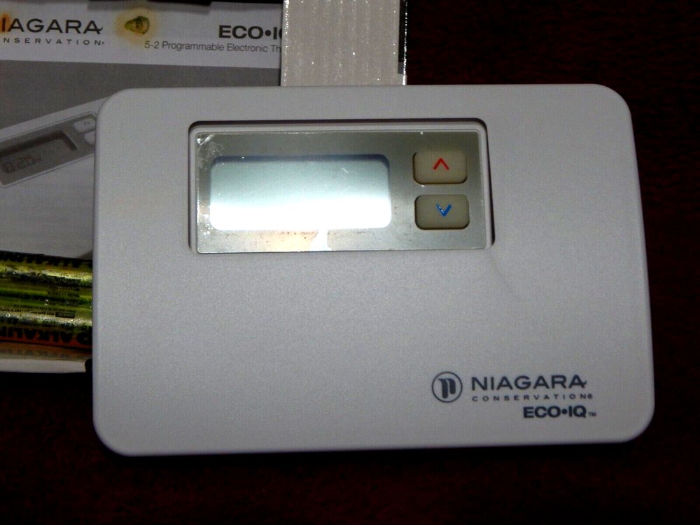 Niagara 5-2 Programmable Thermostat NIB