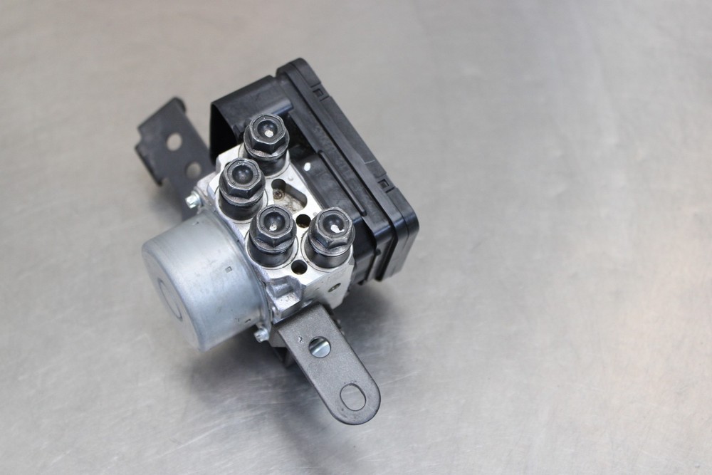 24-26 KAWASAKI Z500 ABS ABS PUMP UNIT MODULE