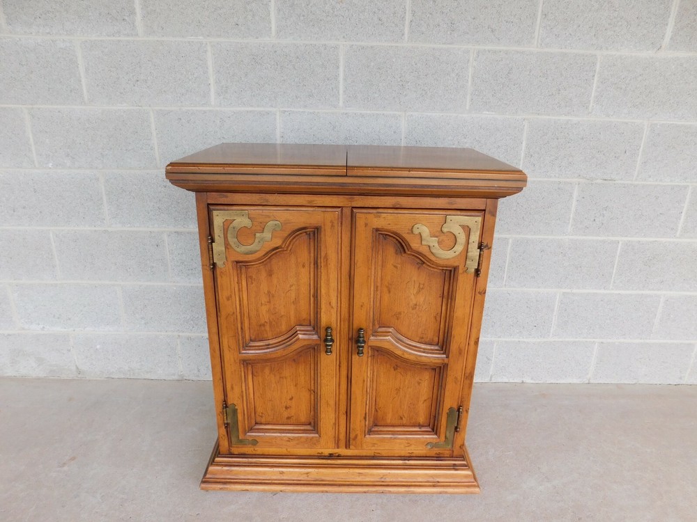 Drexel Velero Collection Flip Top Server