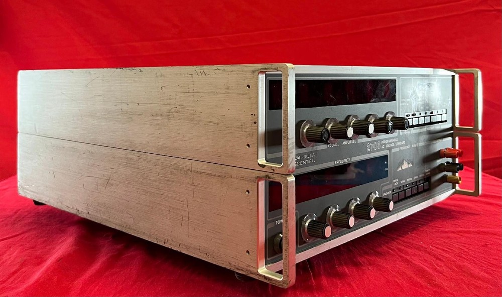 VALHALLA SCIENTIFIC 2703 Programmable AC Voltage Stand S/N 27265