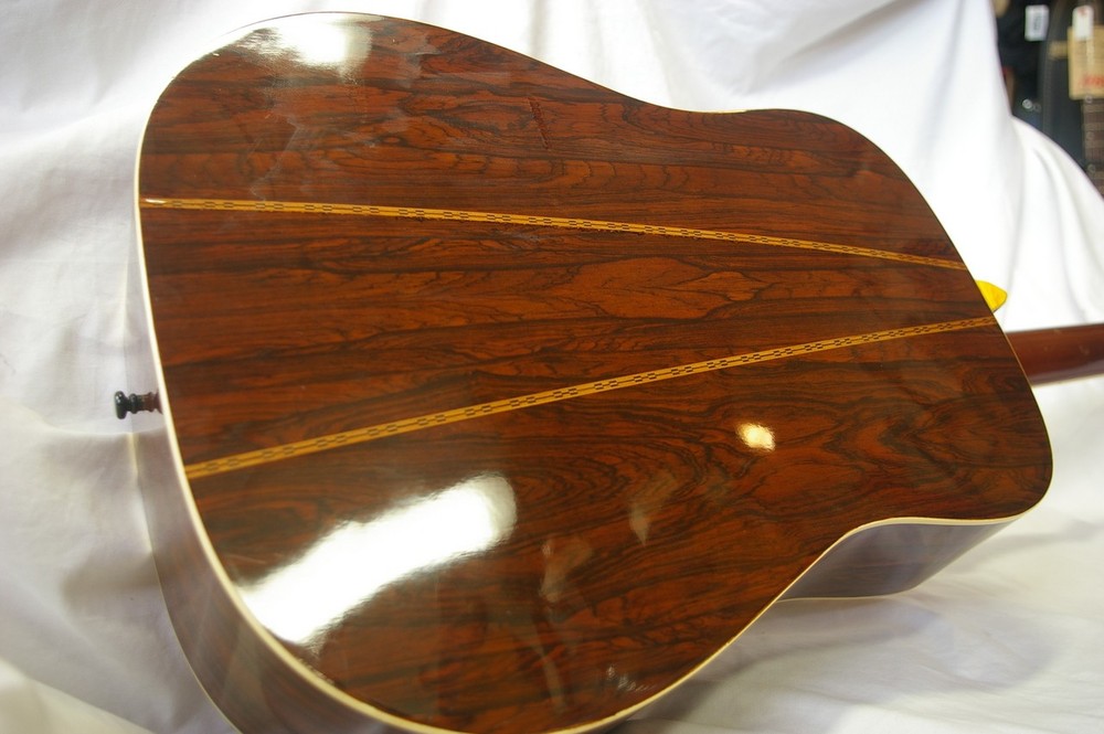Favilla Guitars Aquila