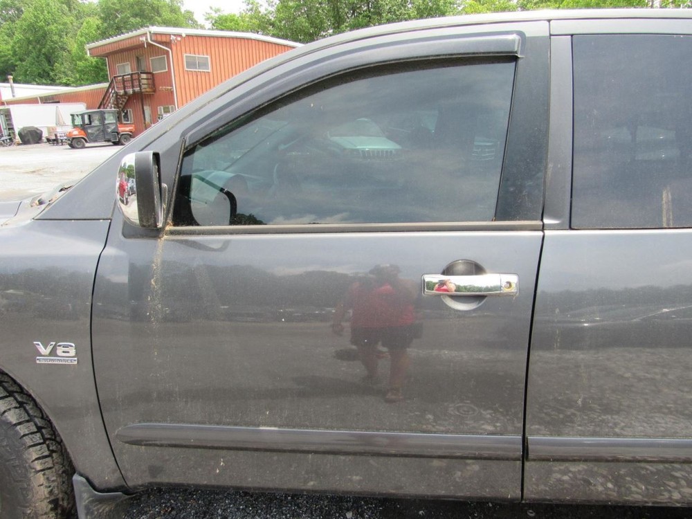 TITAN 2004 Glove Box 1055662