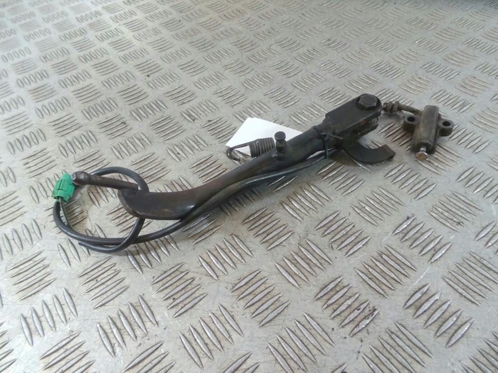 2004 SUZUKI GZ 125  Side / Centre Stand