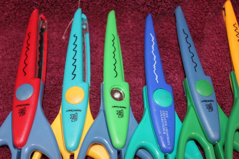 14 Provo Craft Decorative Scissors