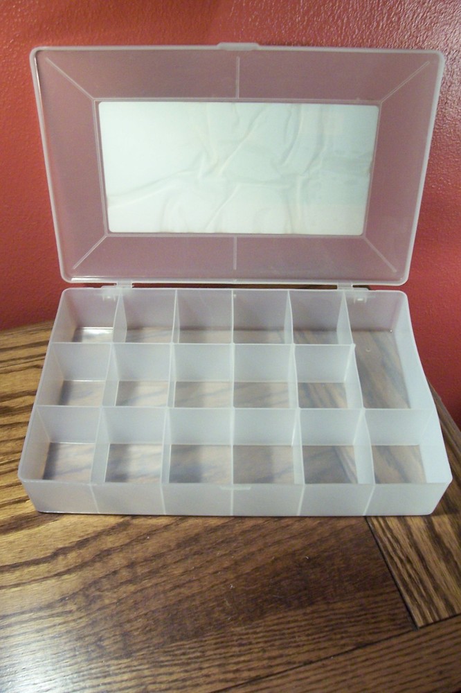 UNIEK Plastic 17 Compartment Craft Organizer