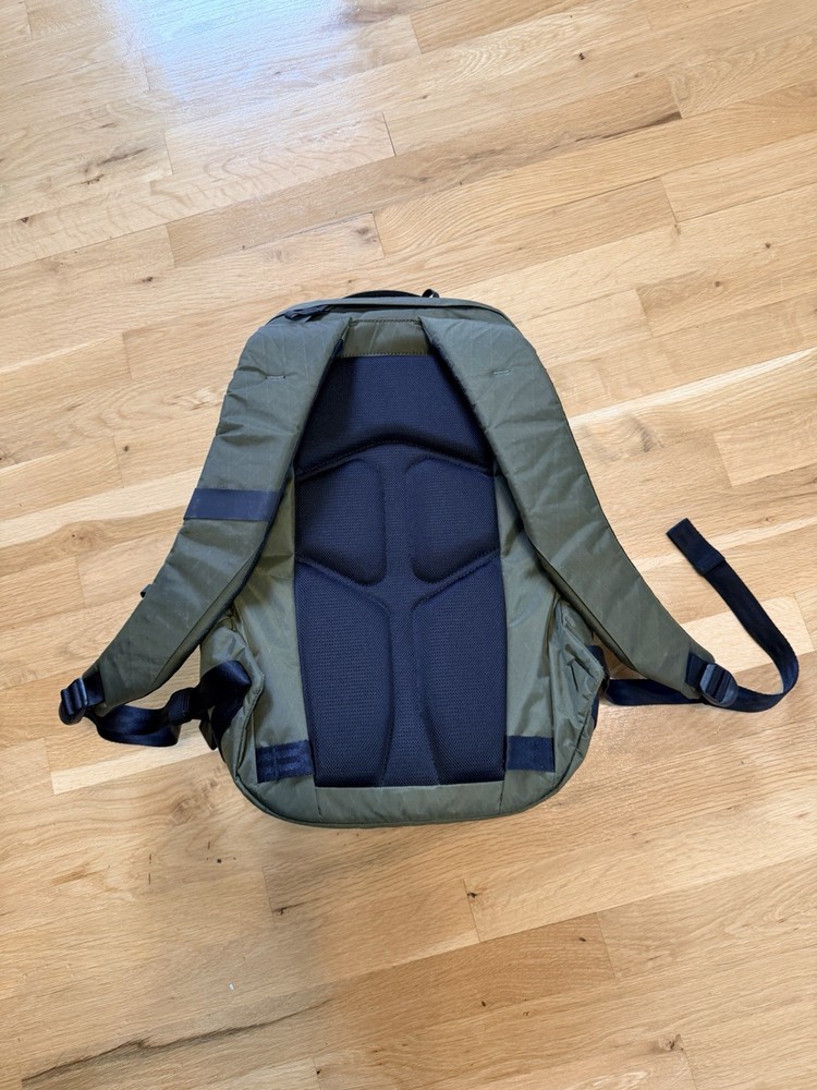 Able Carry Daily Plus Olive (X42) 21L Backpack