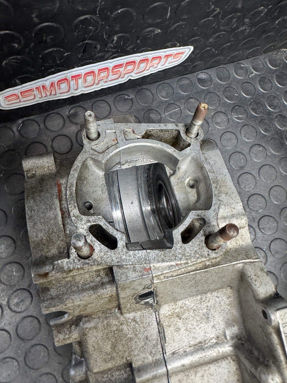 01 02 03 04 05 Kawasaki KX85 KX100 GENUINE OEM CRANKCASE SET L & R CASES