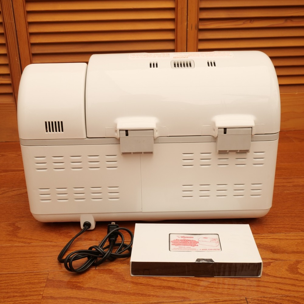Zojirushi Home Bakery BBCC-V20 Bread Maker Machine 2lb Programmable Tested Works