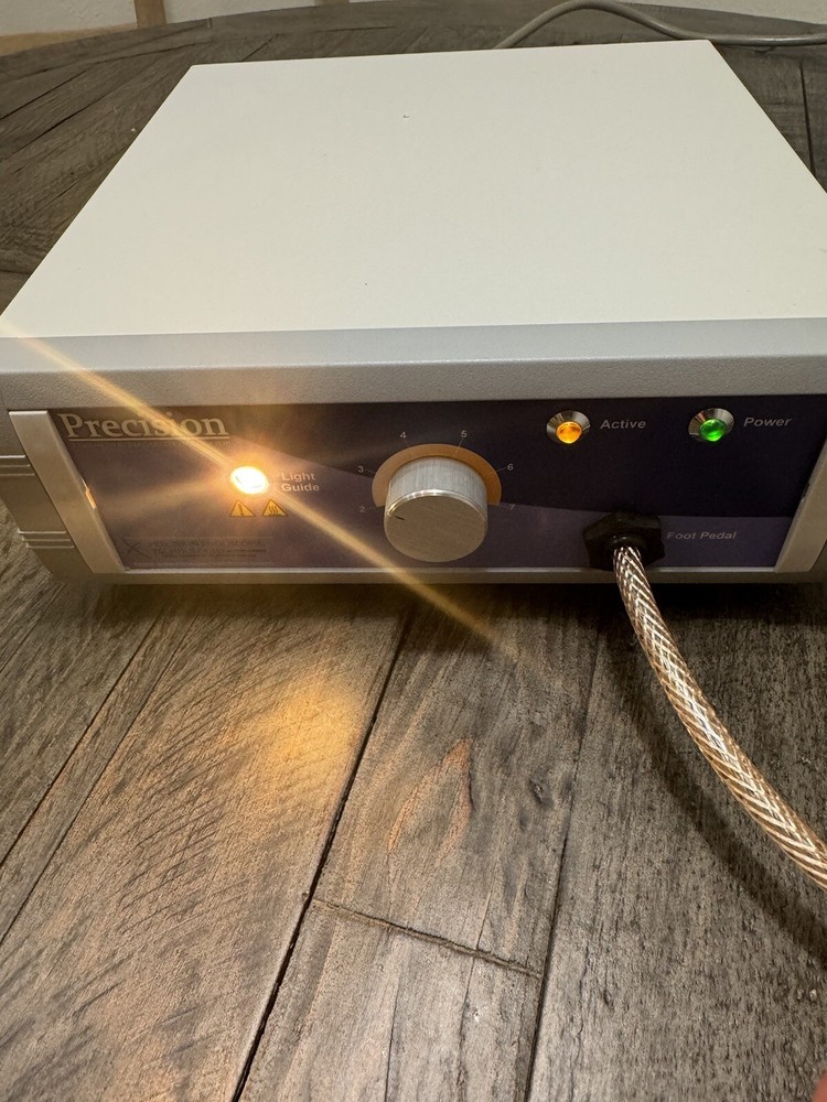 Precision Endoscopic Technologies 5100 Light Source