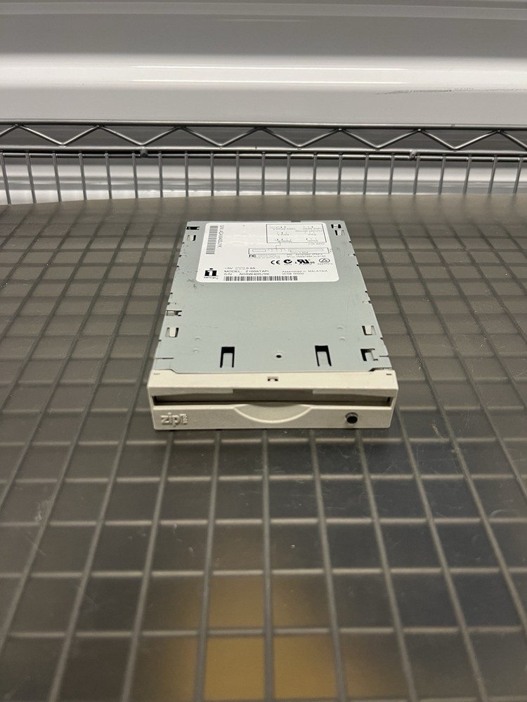 Untested Iomega ZIP 100 Z100ATAPI 100MB 3.5" Zip Drive Internal