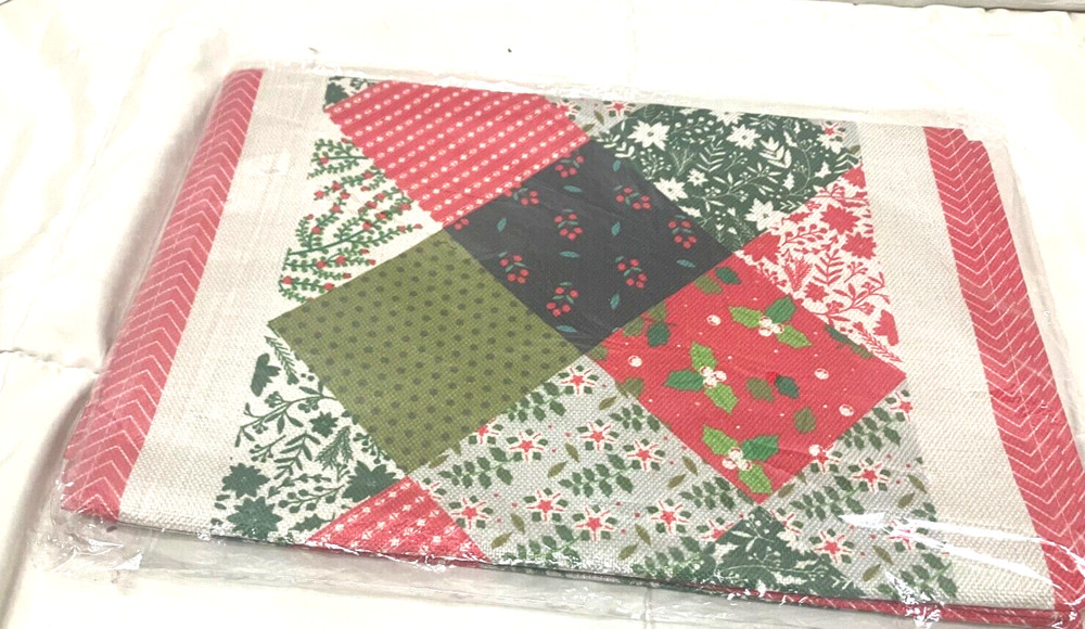 NIP CHRISTMAS PATCHWORK LOOK TABLE RUNNER 14" X 72" GREEN RED HOLLY