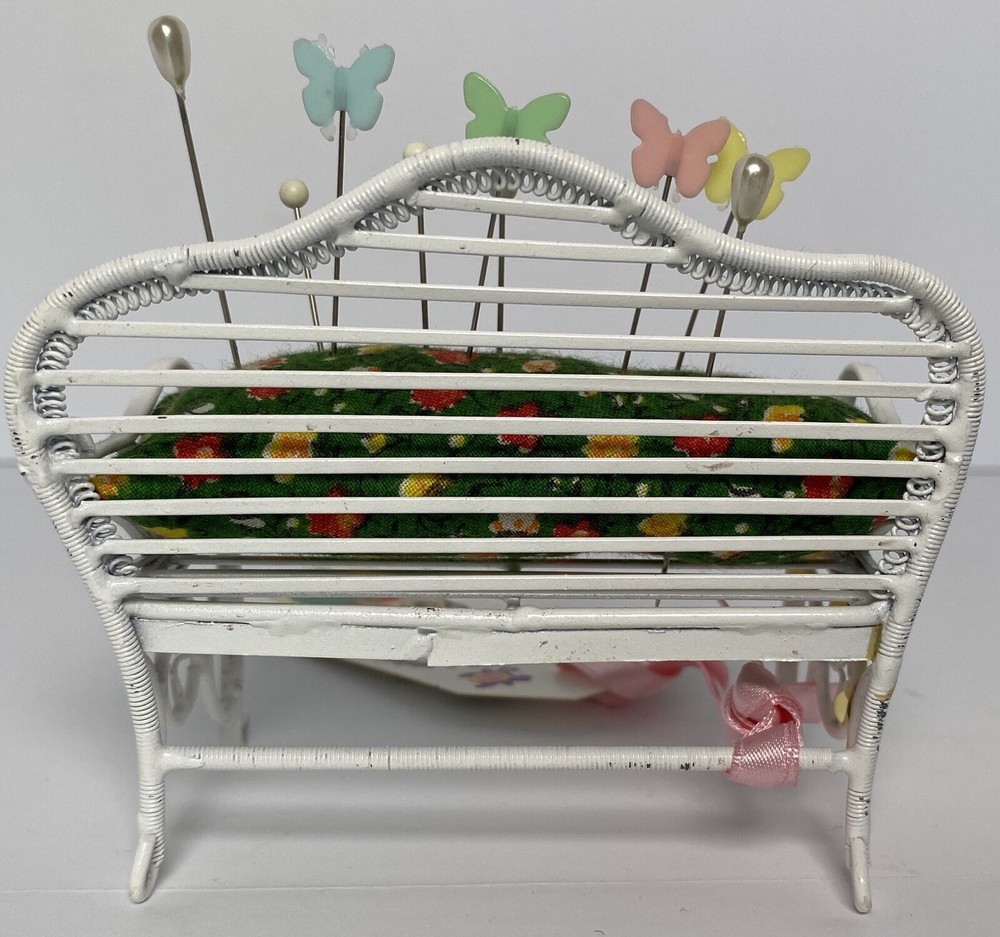 Pin cushion Bench Chair Notions 77