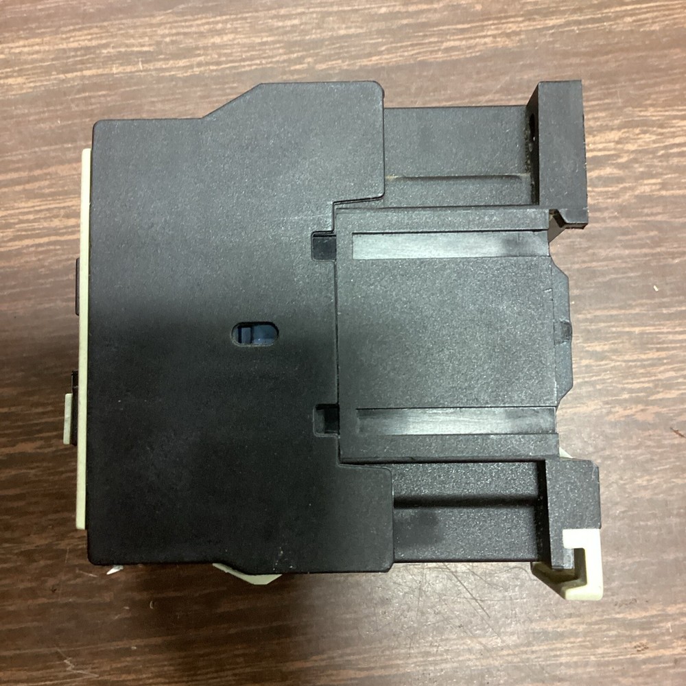 TELEMECANIQUE LP4 D18-10 G17
