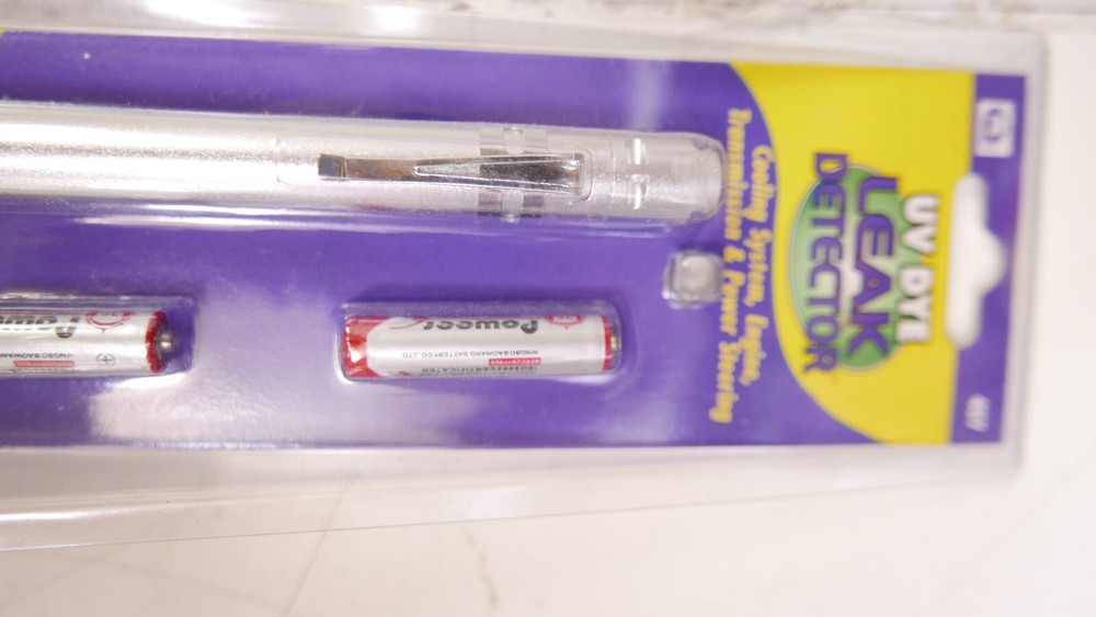 UV Dye Leak Detection UV light with batteries