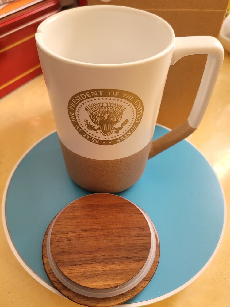 POTUS BIDEN SIG MUG.