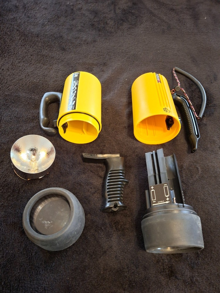 dive lights UK and Ikelite