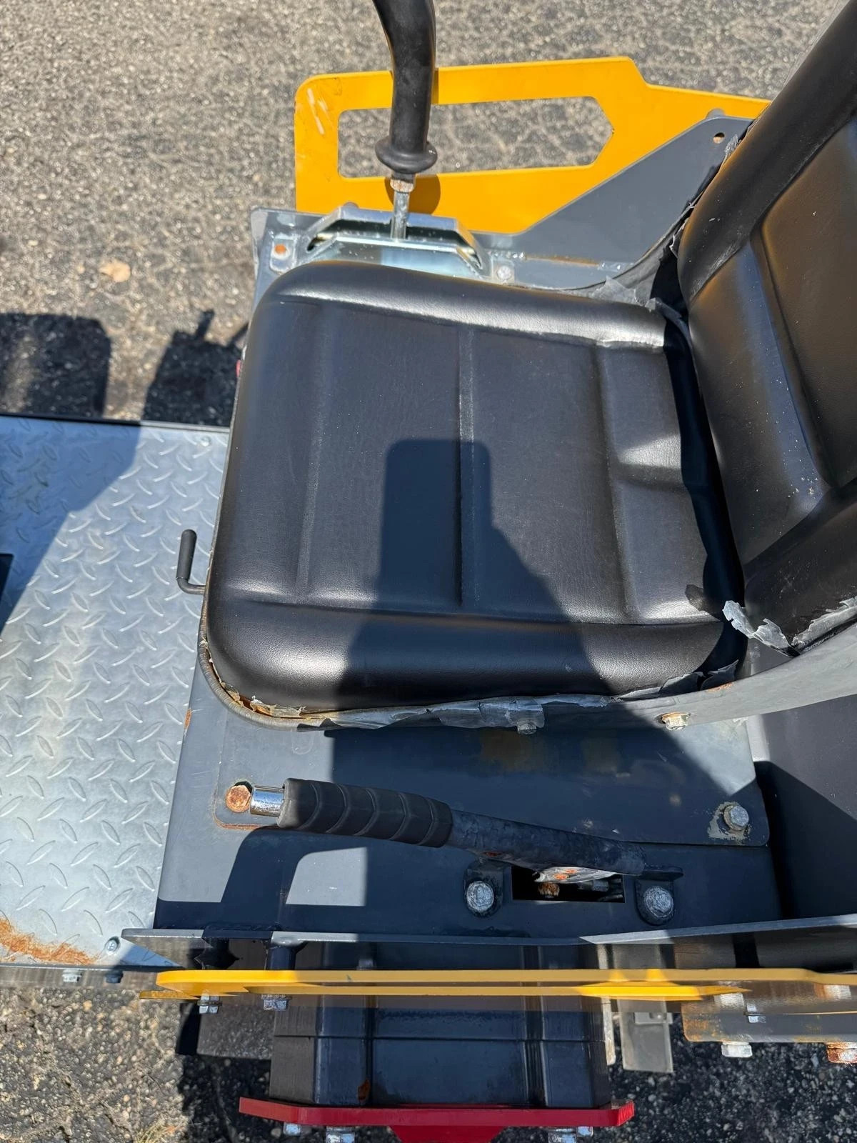 1 Ton Asphalt Roller BRIGGS & STRATTON ENGINE - EPA certified