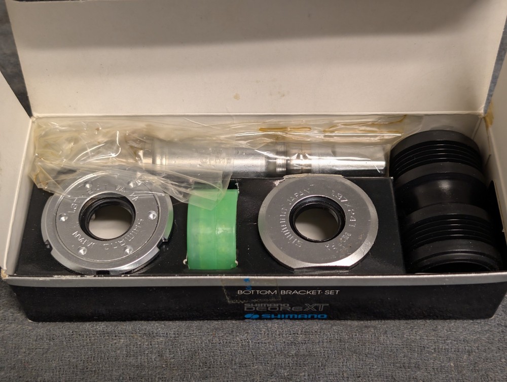 Shimano Deore XT BB-M730 Bottom Bracket 68x122.5mm NOS