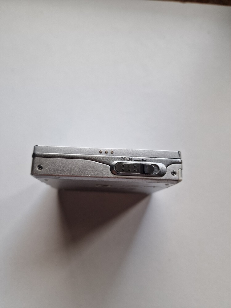 Sony MD Walkman MZ-R90