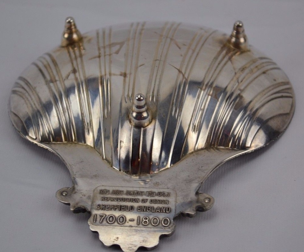 PRE-OWNED SILVER PLATE COPY OF A SHEFFIELD DESIGN SHELL FOOTED CATCH-ALL DISH