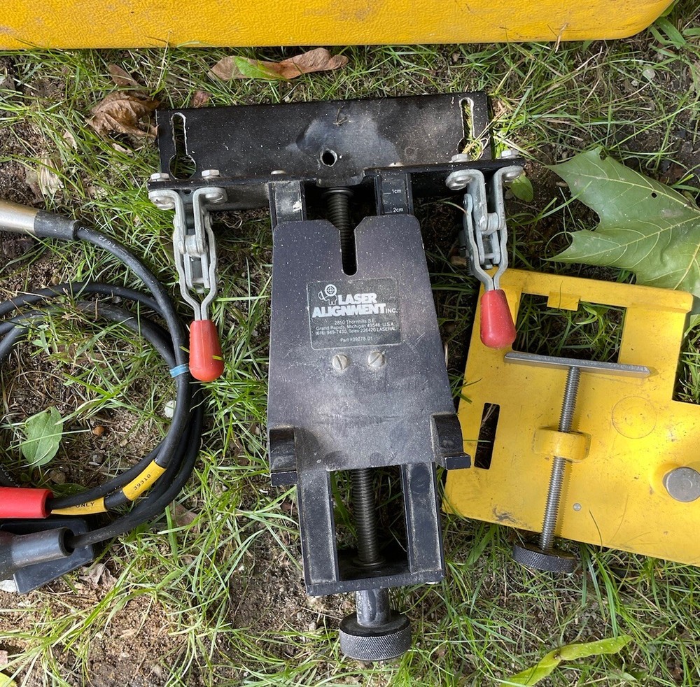 Laser Alignment Laser Beacon #6025 W/ Universal A.C Converter Construction Tool