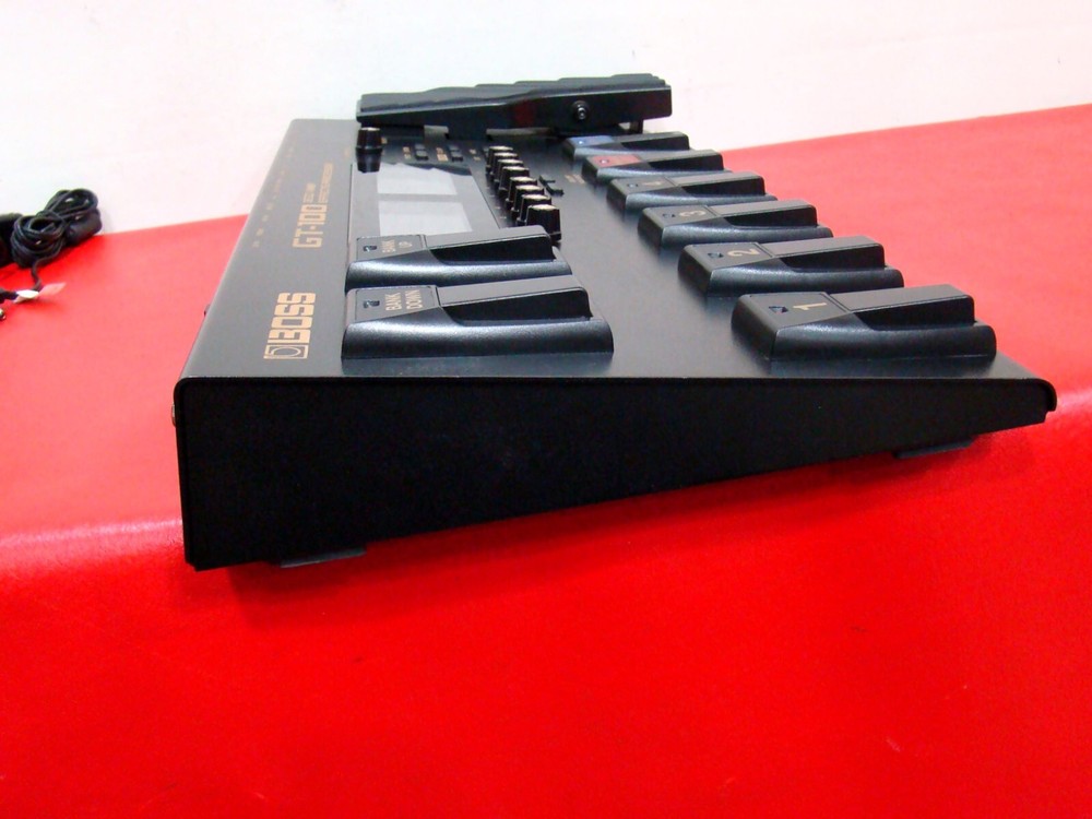 BOSS GT-100 Multi-Effects Guitar Effect Pedal COSM AMP EFFECTS PROCESSOR TESTED