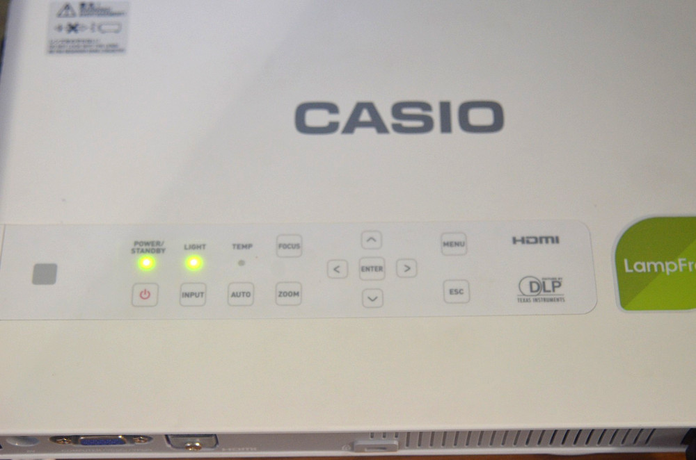 Casio Data Projector XJ-A252 (4-A)