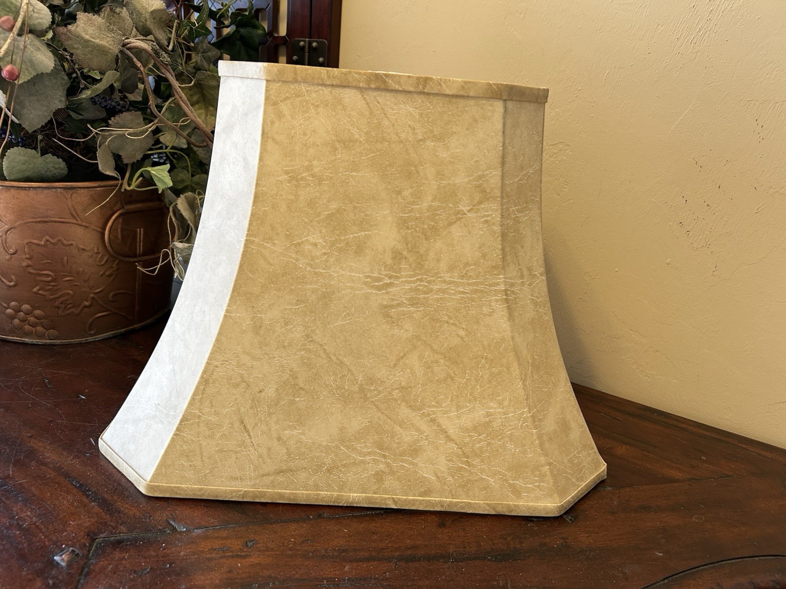 ROYAL DESIGN Inc Octagonal Mouton FAUX LEATHER Lamp Shade~16" base~12.5" tall