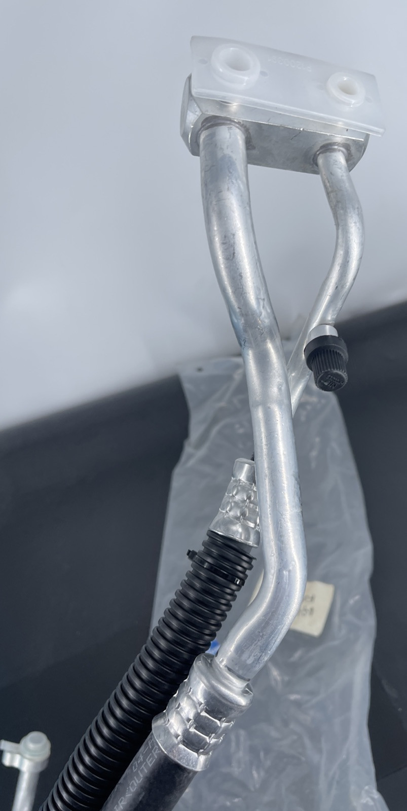 Car Quest A/C Manifold Hose Assembly T56770 Fits 1999-06 Ford Truck Open Box