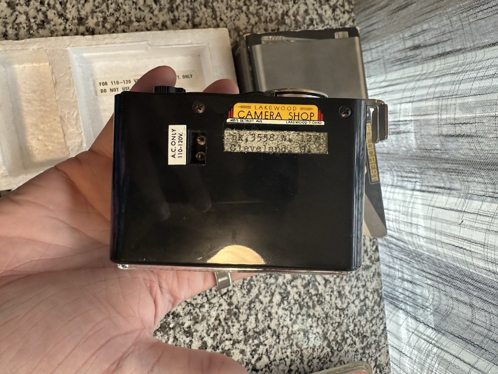 GOLDCREST SR-42 W Solid State ELECTRONIC CAMERA FLASH UNIT UNTESTED WITH BOX!