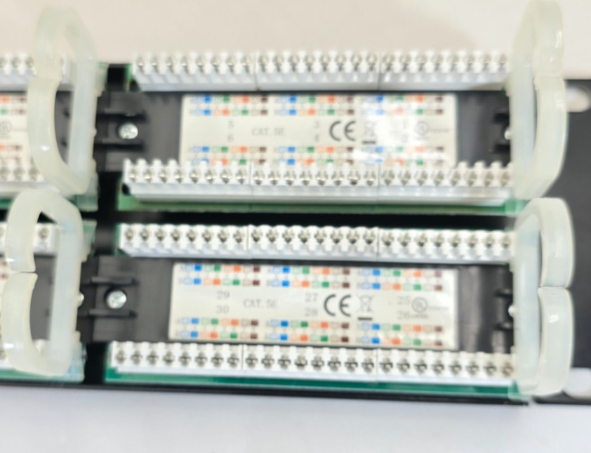 NEW 48-Port CAT5e Patch Panel RJ45 Rack Mount UL Listed w/ Mounting Hardware