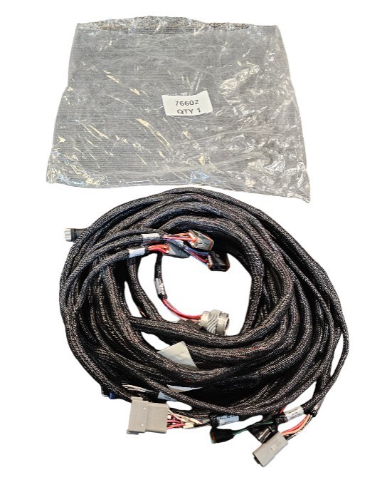 Wire Harness Solutions CN657R Cleaning Cab Engine Wire Harness INT H26 Black