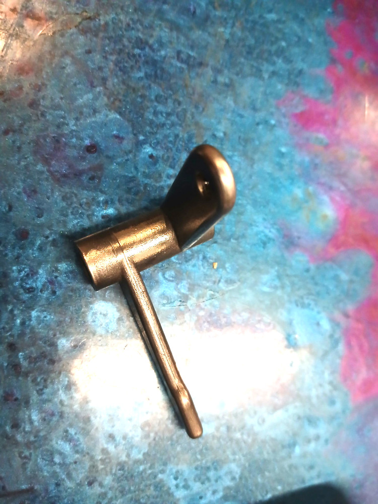 Piper PA31-350 Pilot Door Pivot Pointer Latch