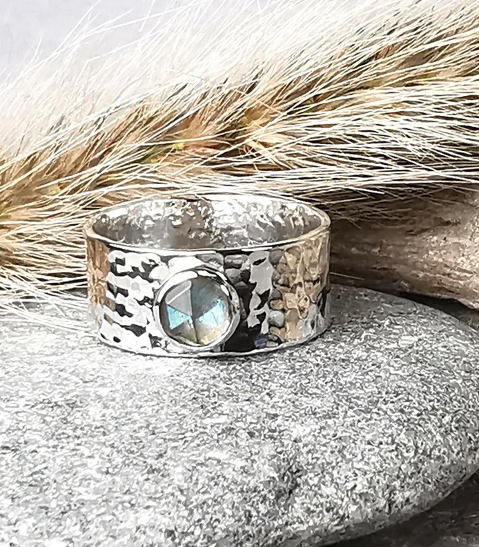 Solid 925 Sterling Silver Natural Labradorite Gemstone Hammered Wide Band Ring