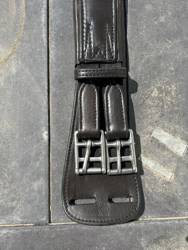 Schleese Girth. Brown. Size 34”