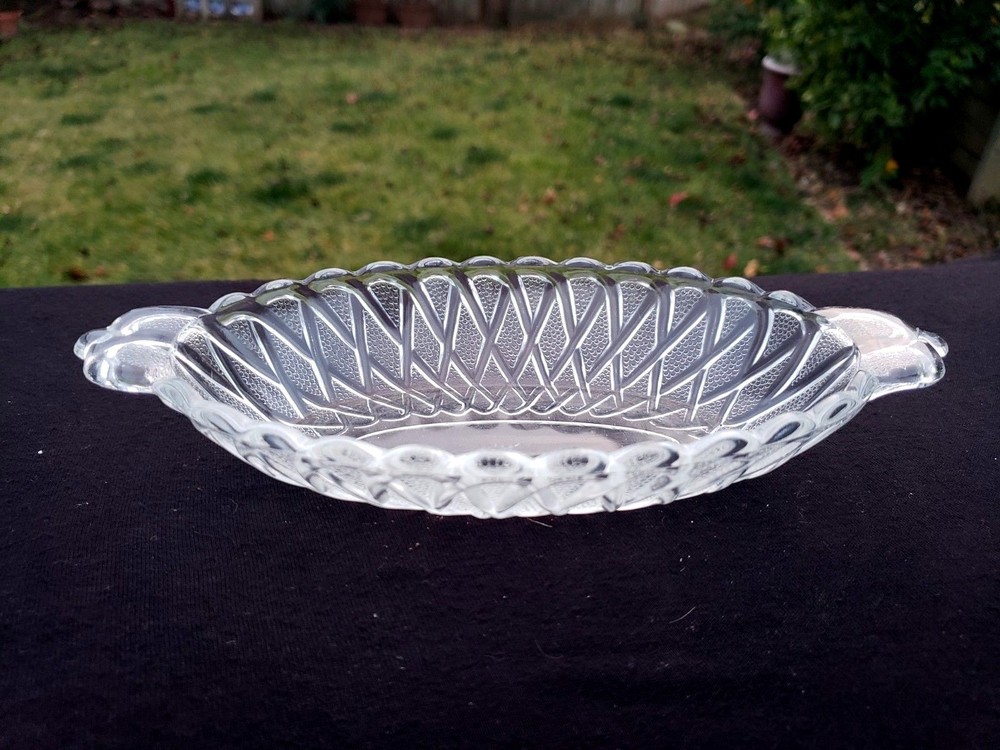 Crystal Pretzel 8½" Pickle 2 Handle